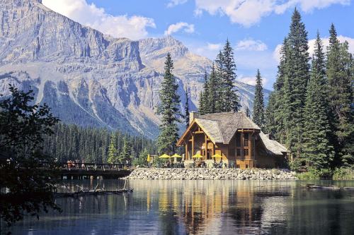 EMERALD LAKE LODGE 001